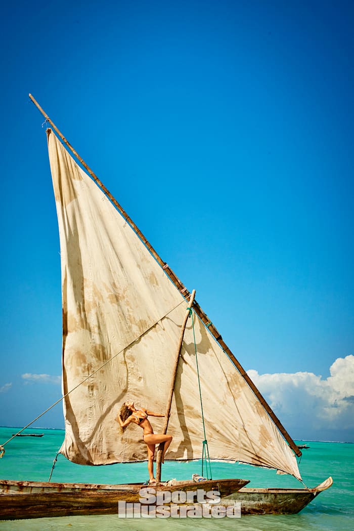 Nina Agdal 2016 web X159762_TK1_02658-rawWMFinal1920.jpg